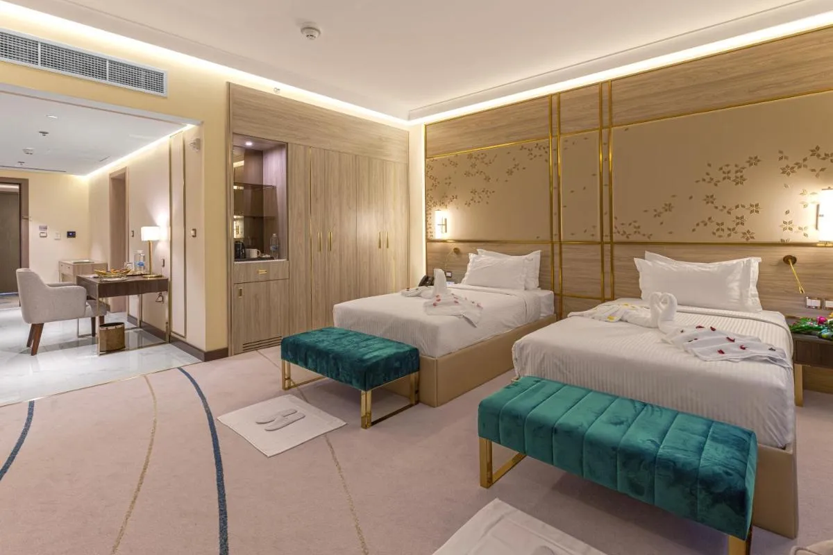 Image 1 of Green Park Hotel