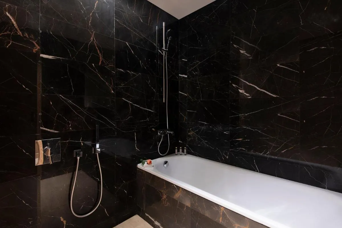 Image 6 of The Bentley Luxury Hotel & Suites